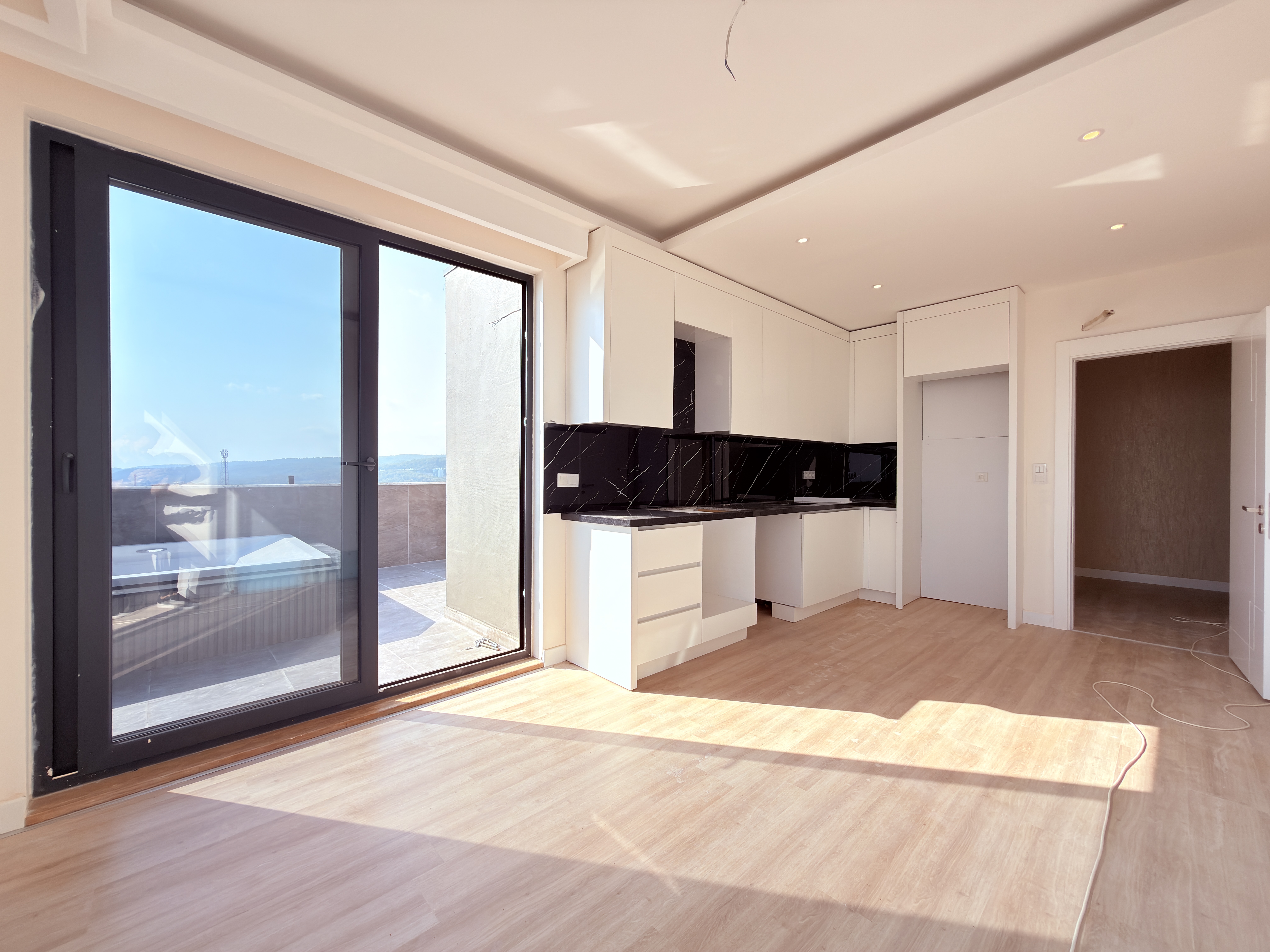 Foto av objektet: Duplex 4+1 i Avşallar, 265 m² med terrass och jacuzzi, Avsallar (10)