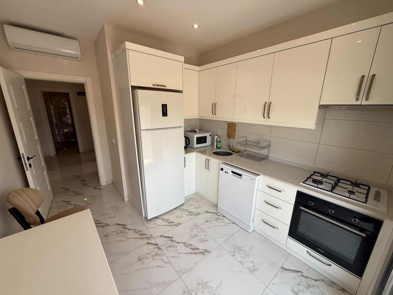Foto von: Möblierte 2+1 Wohnung in Ünalan Sitesi, Alanya Zentrum, Alanya Center (9)