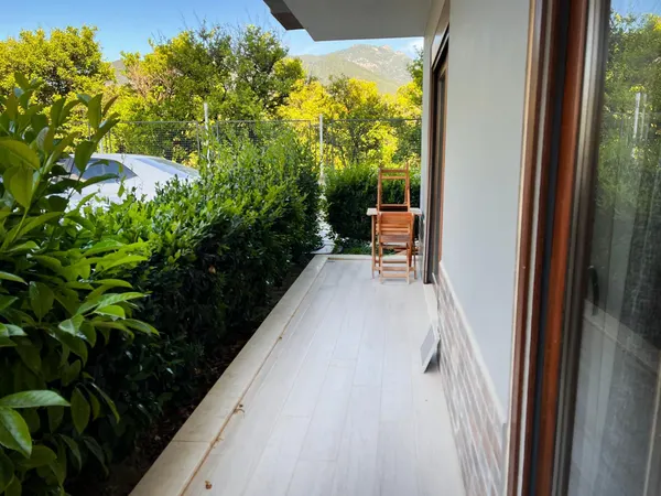 Foto von: Geräumiges Garten-Duplex 2+1 in der Anlage Yeşilbahçe Konakları in Oba, Oba (5)