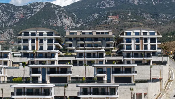 Foto von: Villa 8+1 in Torus Silence, Kargıcak, geeignet für die Staatsbürgerschaft, Kargicak (9)