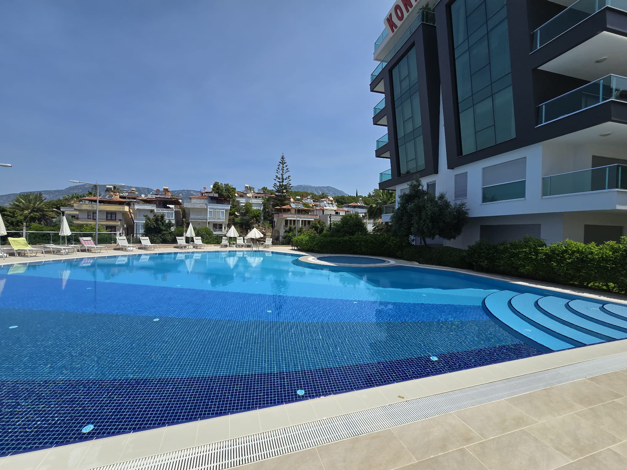Foto von: 2+1-Wohnung im Konak Seaside Homes, Kargıcak, Kargicak (9)