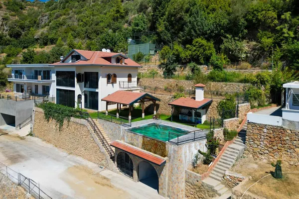 Foto von: Luxusvilla mit privatem Pool in Oba, Alanya, Oba (15)
