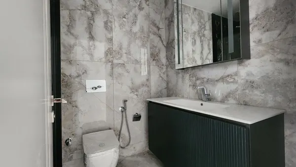 Fotoğraf: Azura World'de Havuz Manzaralı Geniş 2+1 Daire, Turkler (8)