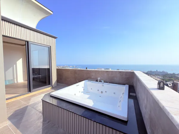 Foto av objektet: Duplex 4+1 i Avşallar, 265 m² med terrass och jacuzzi, Avsallar (6)