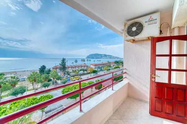 Foto von: 3+1 Wohnung mit Meerblick, erste Linie, Haymanalı Apt., Gazipasa Center (3)