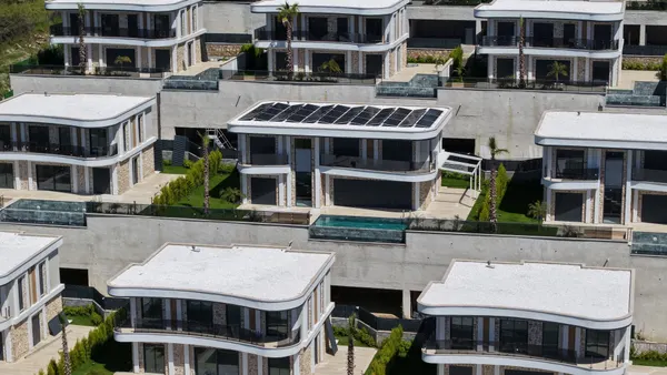 Foto von: Villa 8+1 in Torus Silence, Kargıcak, geeignet für die Staatsbürgerschaft, Kargicak (11)