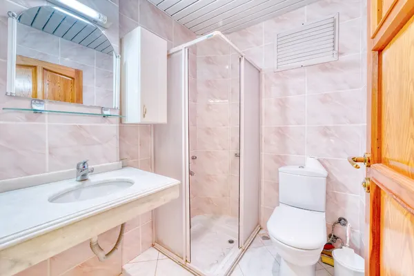 Foto von: 3+1 Wohnung mit Meerblick in erster Strandlinie, Haymanalı Apt., Alanya Center (11)