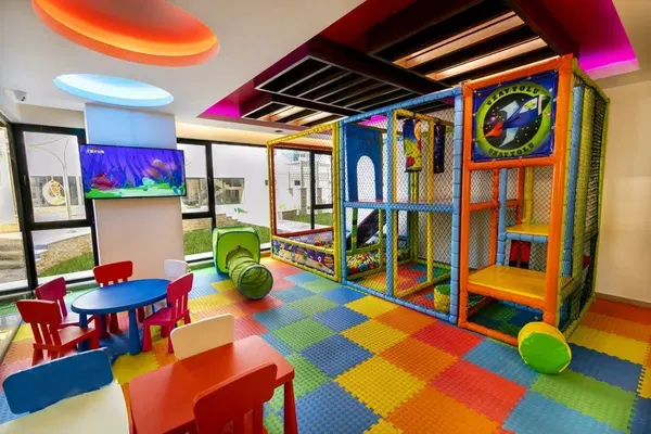 صورة: شقة 2+1 واسعة مفروشة في Yekta Alara Park، محمودلار, Mahmutlar (15)