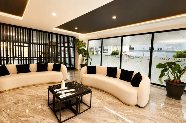 Fotoğraf: Alanya'da yeni Sis Royal kompleksinde 2+1 mobilyalı daire, Avsallar (4)