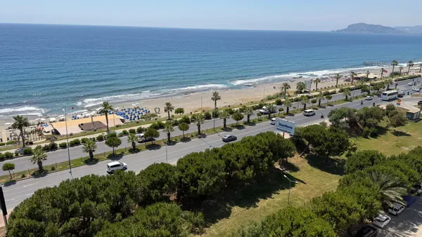 Foto von: Geräumige 2+1 Wohnung in YEKTA QUEEN, Mahmutlar, direkt am Meer, Mahmutlar (2)