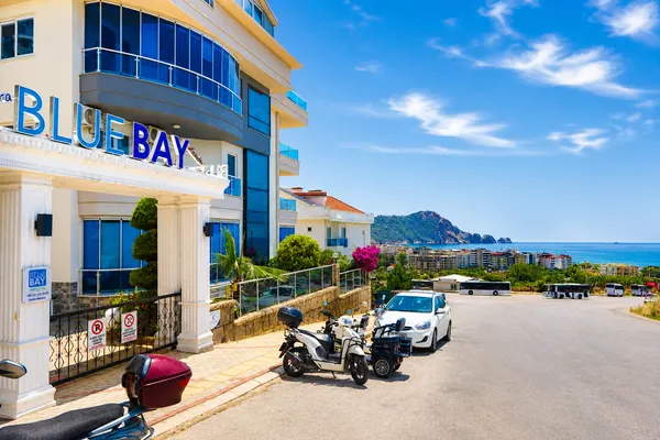 Алания, Динек, Blue Bay кешенінде жиһаздалған 1+1 пәтер сатылады, Dinek
