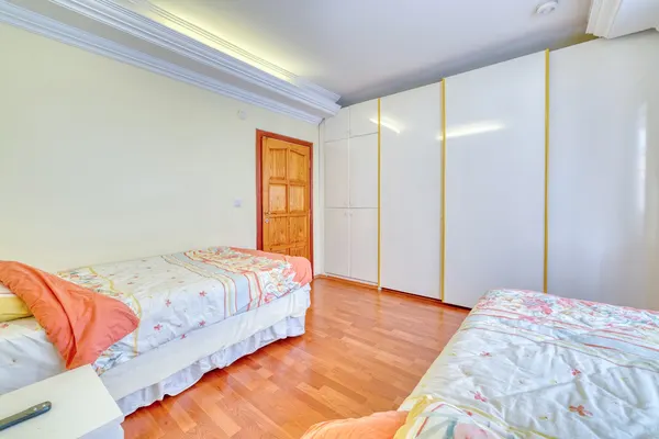 Foto von: 3+1 Wohnung mit Meerblick in erster Strandlinie, Haymanalı Apt., Alanya Center (10)