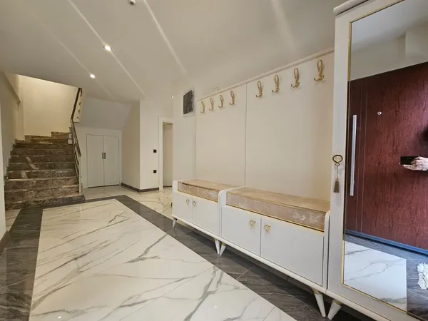 Foto von: Luxuriöse dreistöckige Villa Avakado in Kargıdjak mit Möbeln und Ausblicken, Kargicak (4)