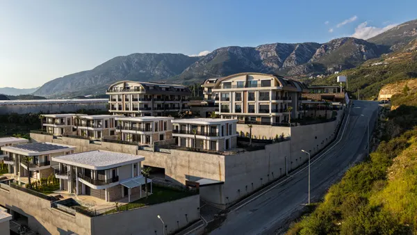 Foto von: Villa 8+1 in Torus Silence, Kargıcak, geeignet für die Staatsbürgerschaft, Kargicak (4)