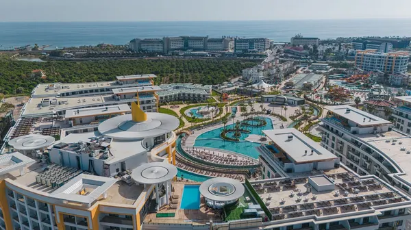 Fotoğraf: Azura World'de Havuz Manzaralı Geniş 2+1 Daire, Turkler (13)