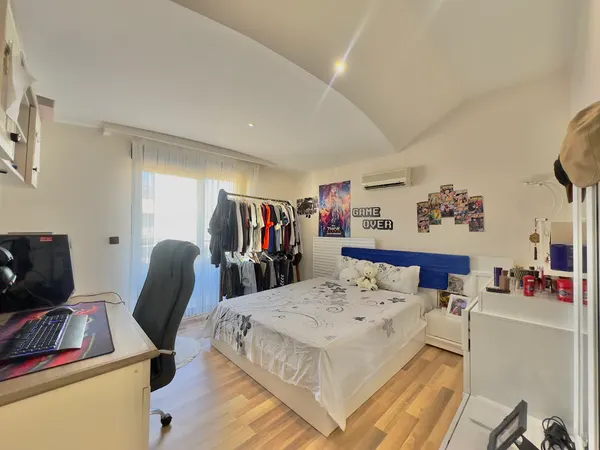 تصویر: دوبلکس مبله 5+1 در مجتمع Altıntaş Apt.، اوبا, Oba (11)