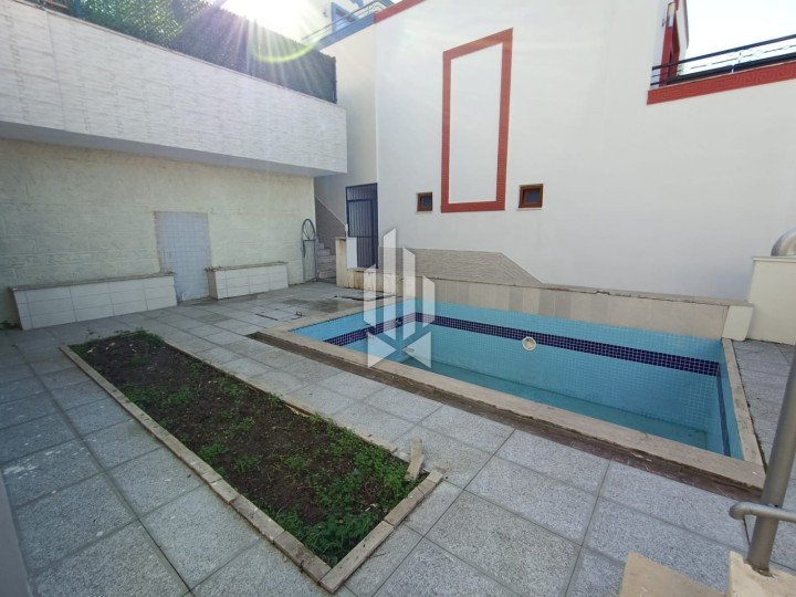 Двухэтажная вилла с бассейном и двориком, Каргыджак 2