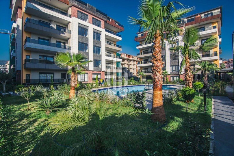 Three-Bedroom Garden Duplex, Oba 8