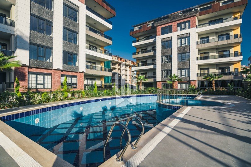 Three-Bedroom Garden Duplex, Oba 9