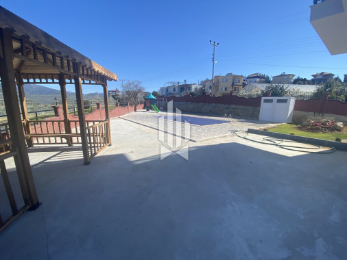 Пентхаус с двумя спальными комнатами в комплексе с бассейном, Газипаша