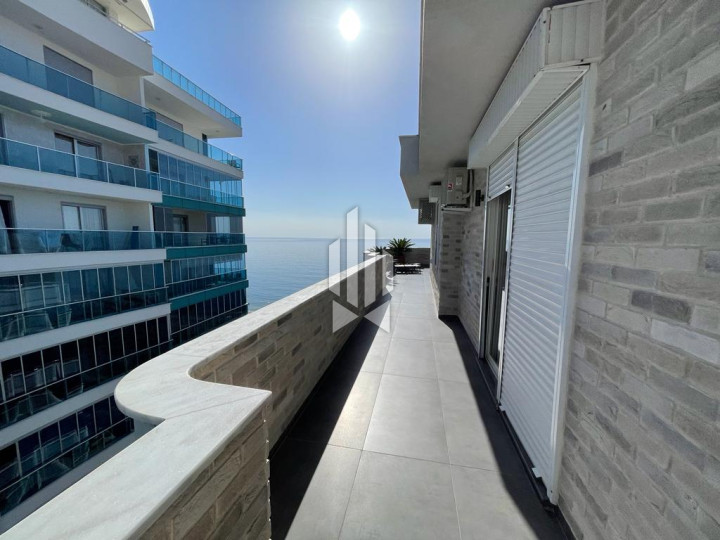 Дуплекс-апартаменты в Махмутларе с трьмя спальнями и панорамным видом на море. 14