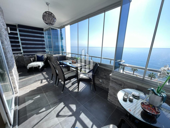 Дуплекс-апартаменты в Махмутларе с трьмя спальнями и панорамным видом на море. 38