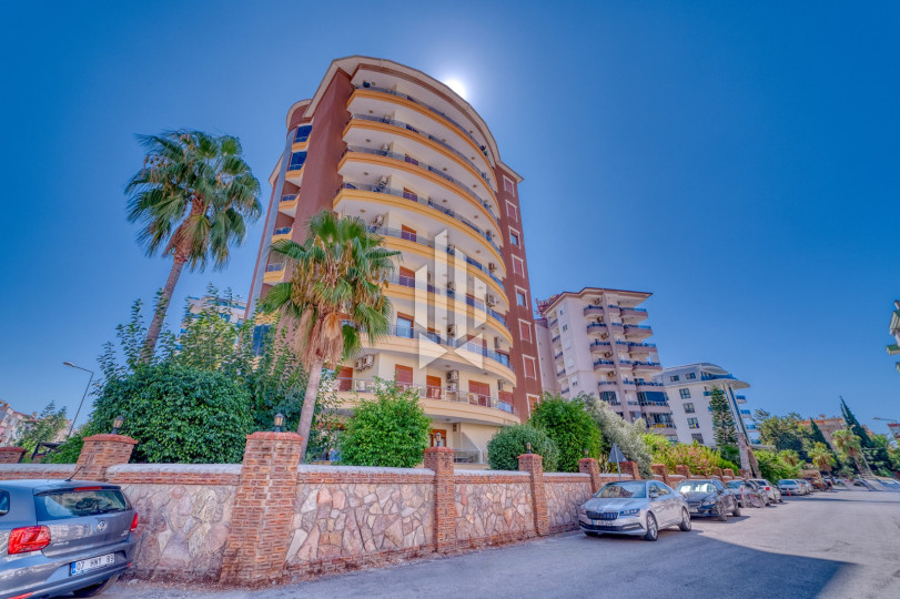 Spacious 4+1 apartment in the heart of Alanya: comfort and luxury in the city center! 2