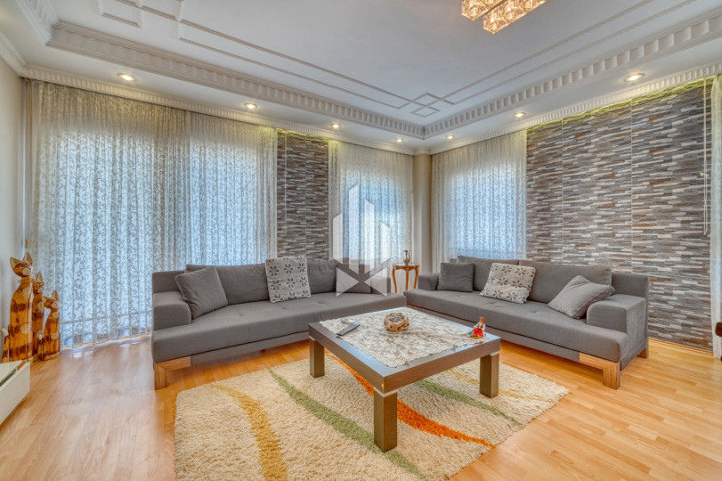 Spacious 4+1 apartment in the heart of Alanya: comfort and luxury in the city center! 21