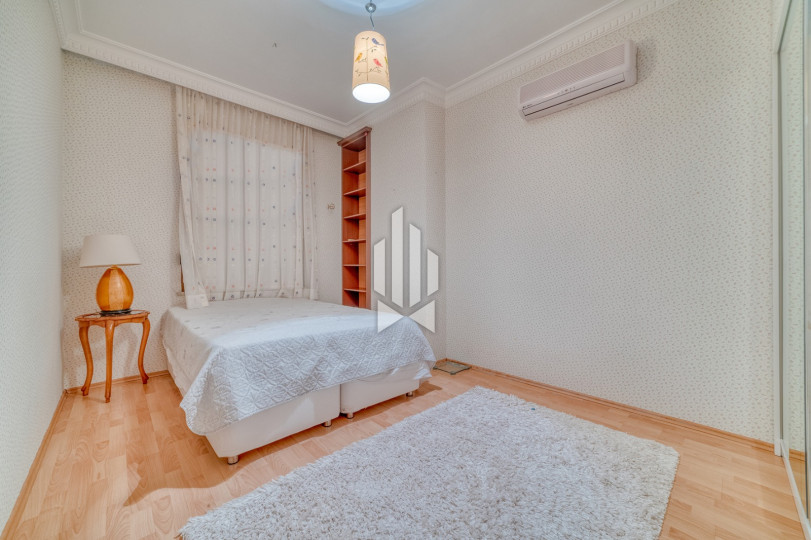 Spacious 4+1 apartment in the heart of Alanya: comfort and luxury in the city center! 37