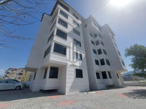 Spacious 2+1 apartment in a new complex in Gazipasa