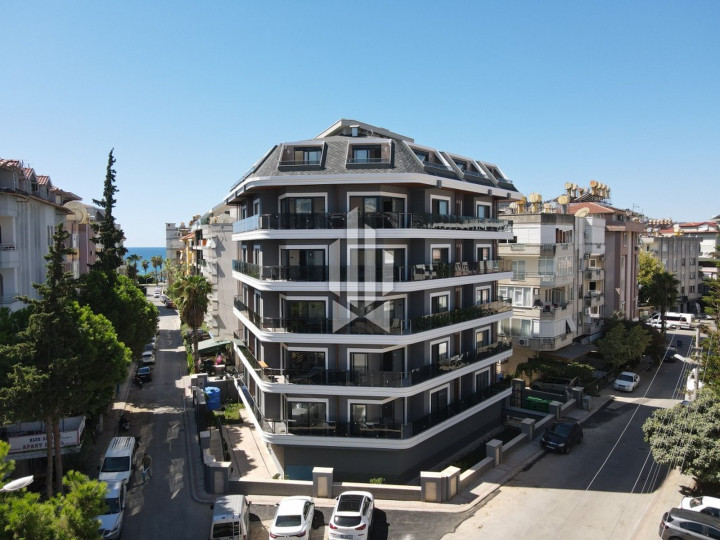 1+1 apartment in the center of Alanya, just 100 meters from the sea, in a modern complex from 2023 2
