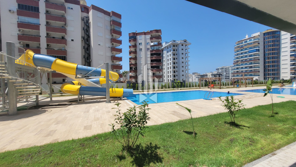 1+1 apartment for rent in a premium class complex, Mahmutlar 8
