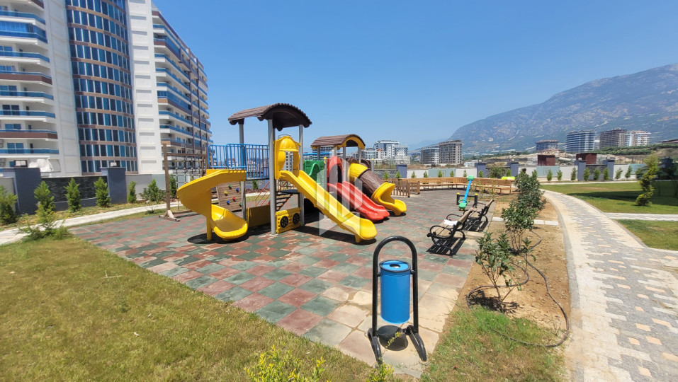 1+1 apartment for rent in a premium class complex, Mahmutlar 14