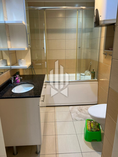 Сдается просторная и комфортная квартира 2+1 в одном из лучших жилых комплексов района Оба 8