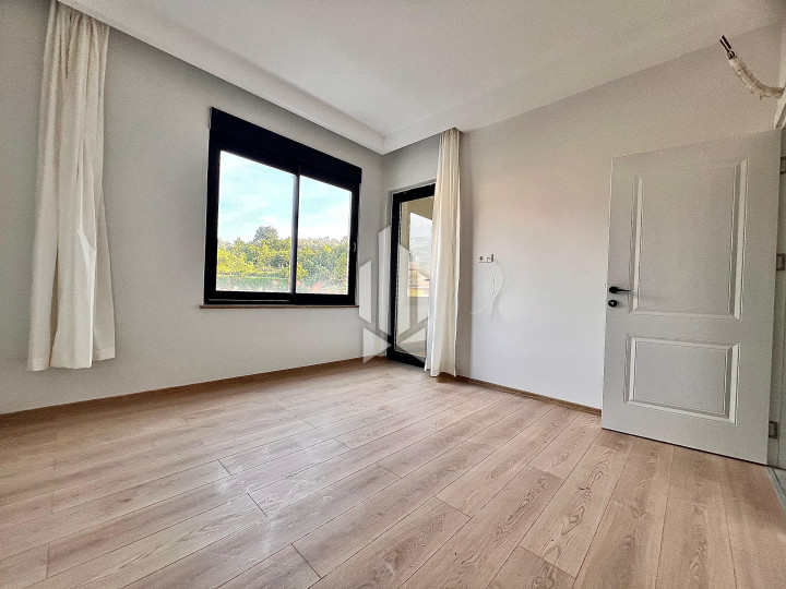 Новая квартира 1+1 в современном жилом комплексе, район Оба 27