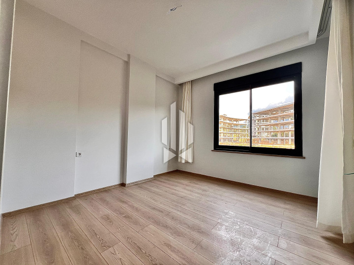 Новая квартира 1+1 в современном жилом комплексе, район Оба 28