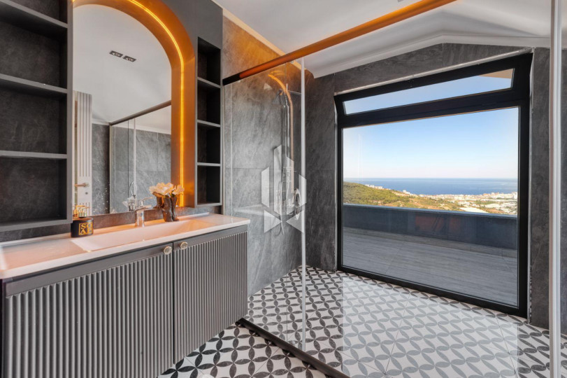 Luxury 4+1 villa with panoramic views of the sea and fortress in Kargicak 3
