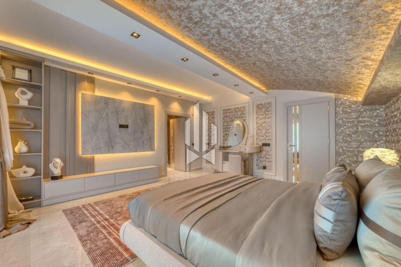 Luxury 4+1 villa with panoramic views of the sea and fortress in Kargicak 7