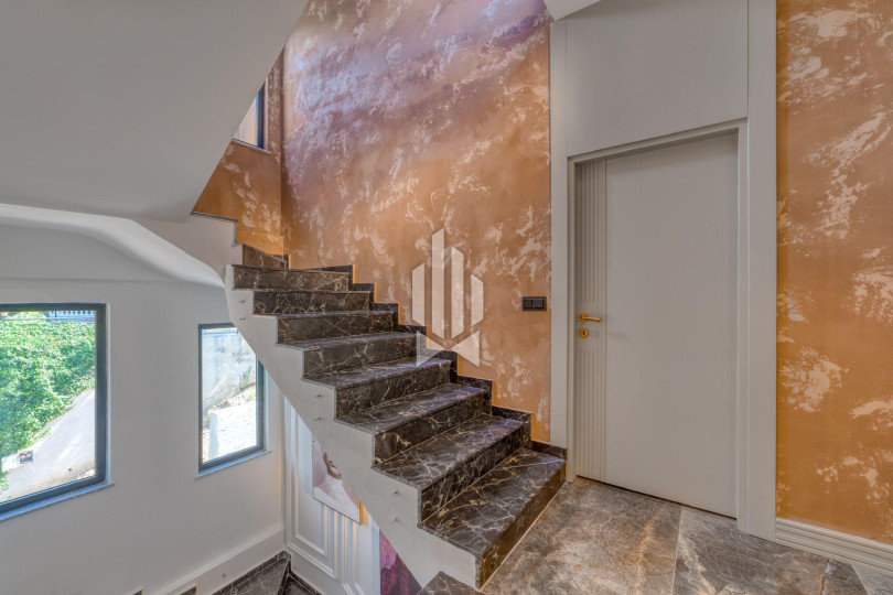 Эксклюзивная вилла 7+1 класса люкс в районе Бекташ 32