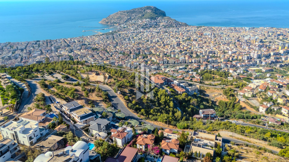 Отдельно стоящая триплекс-вилла 5+2 с панорамным видом на море и крепость в Бекташ 26