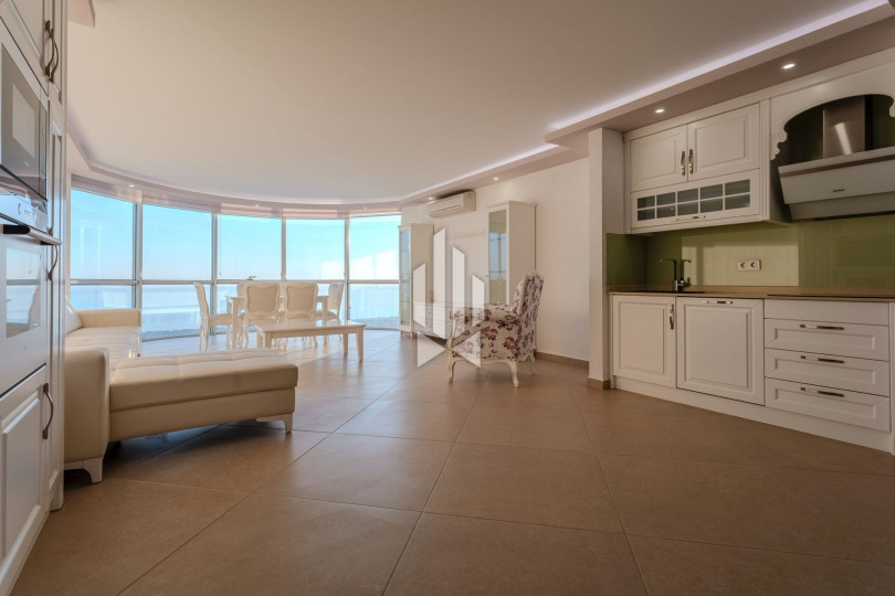 Отдельно стоящая триплекс-вилла 5+2 с панорамным видом на море и крепость в Бекташ 41