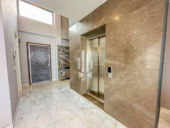 Дуплекс-вилла 5+1 с панорамным видом на море и крепость в районе Тепе 13