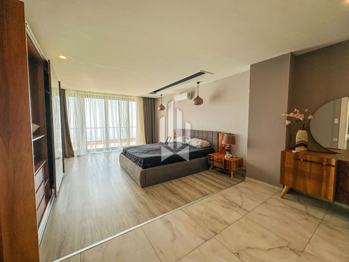 Дуплекс-вилла 5+1 с панорамным видом на море и крепость в районе Тепе 26