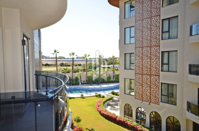 1+1 в Оба | 2025 год | Вид на бассейн 8