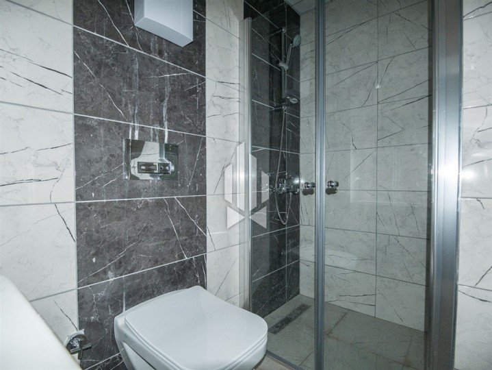 Two-room apartment with American kitchen-living room, Oba 12