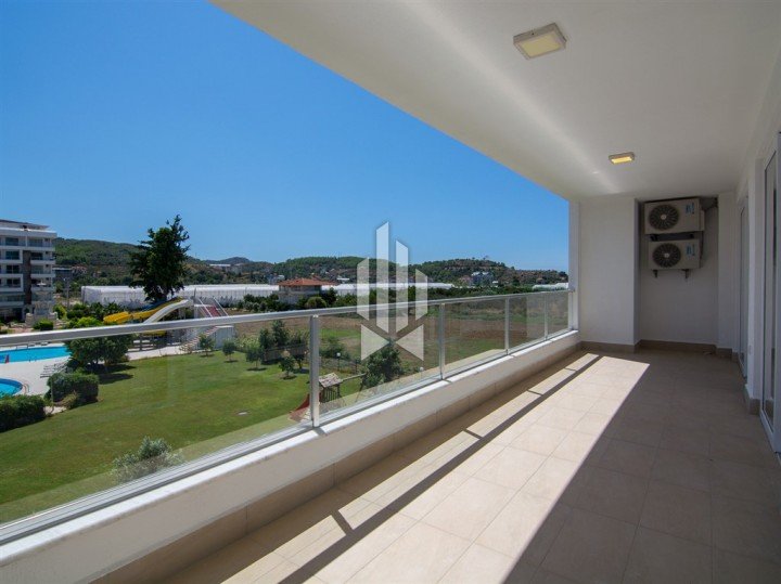 Apartment 2+1 in a secluded residential complex, Demirtas 18